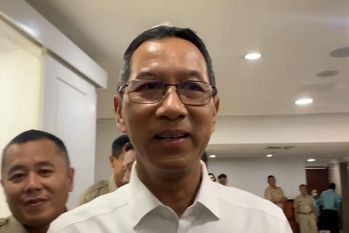 Pj Gubernur DKI Jakarta Heru Budi Hartono saat ditemui di Balai Kota DKI Jakarta, Senin (29/4/2024).