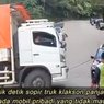 Kendaraan Bentrok di Tanjakan Sitinjau Lauik, Siapa yang Harus Ngalah?