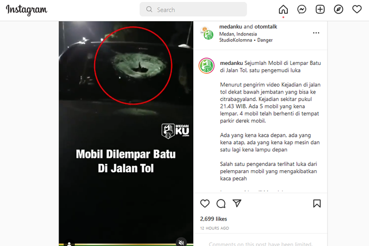 Aksi pelemparan batu di jalan tol