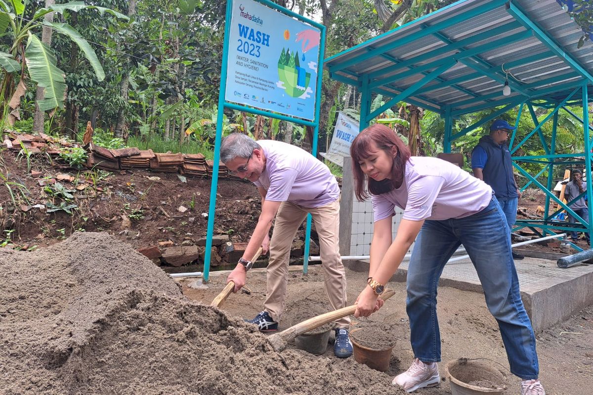 MahaDasha gelar aksi CSR, Water, Sanitation & Hygiene (WASH) 2023 Employee Volunteerism. di Desa Sampir, Kecamatan Waringin Kurung, Serang, Banten, Rabu (29/11/2023).