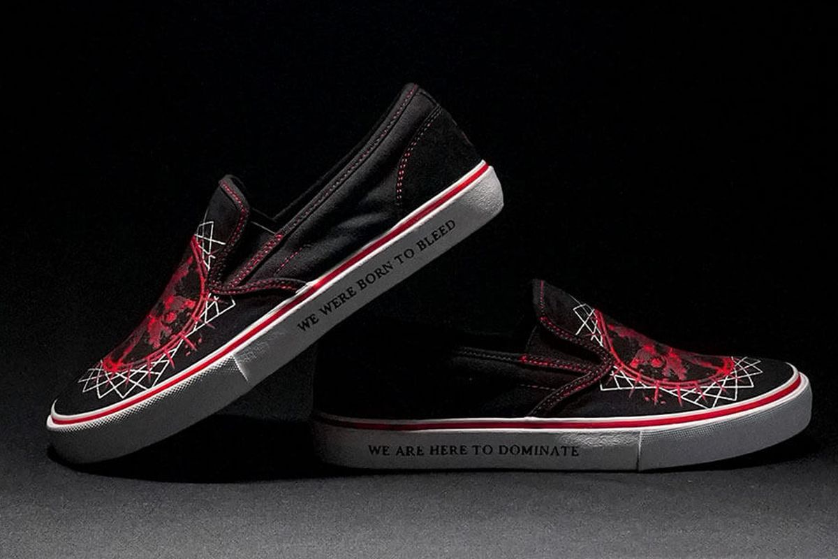 Cullen slip on sudah dirilis per 6 Maret 2022. Produk ini hadir hanya 25 buah dalam kemasan box set package seharga Rp 1.465.000.