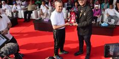 Jual 2.800 Porsi Mi Sagu, Gubernur Riau Syamsuar Raih Penghargaan MURI