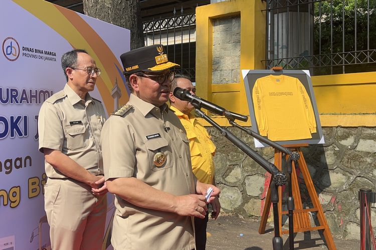Pramono Perintahkan Pembersihan Ikan Sapu-sapu di Sungai Jakarta pada Jumat Pagi