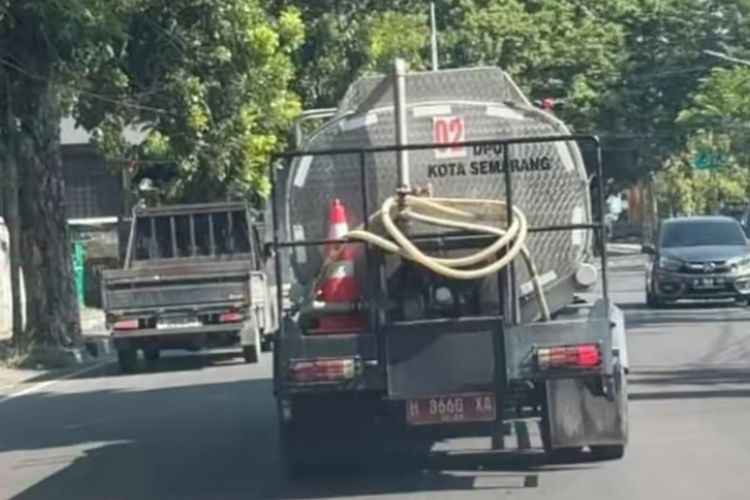 Tak Tanggung Jawab Usai Tabrak Becak, Sopir Truk Pemkot Semarang Dijatuhi Sanksi
