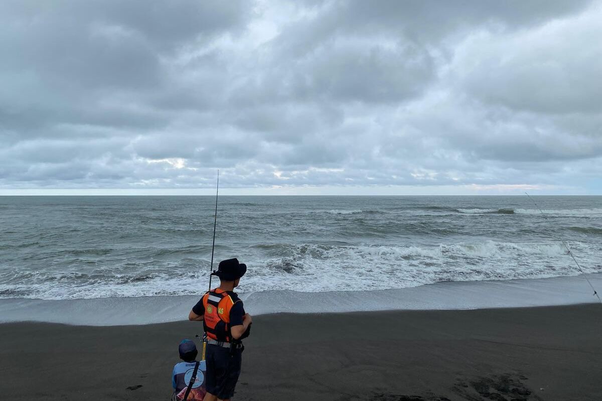 Nelayan yang Diterjang Ombak di Pantai Congot Kulon Progo Dinyatakan Hilang, Pencarian Dihentikan