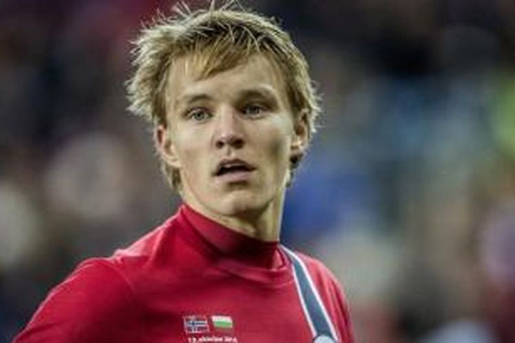 Gelandang Norwegia yang bermain di Stromsgodset, Martin Odegaard (15 tahun), menjalani uji coba di Liverpool, pada Kamis (4/12/2014).