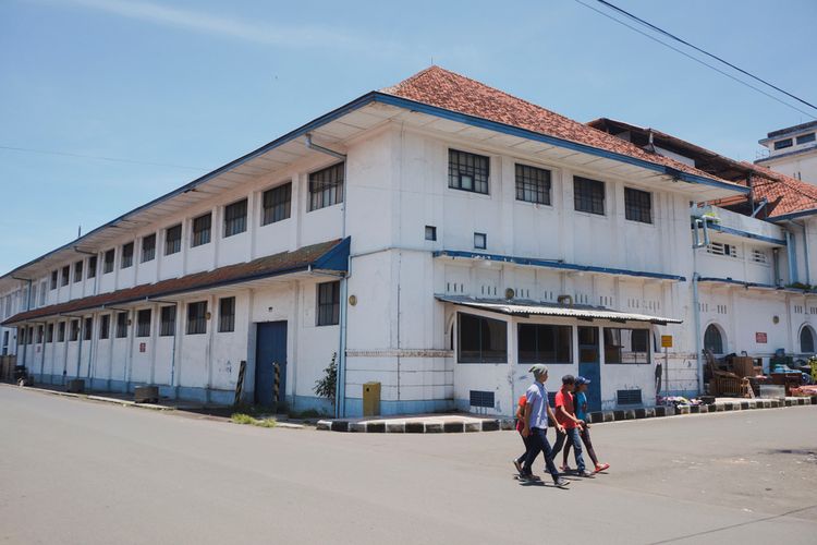 Gedung British American Tobacco di Cirebon.