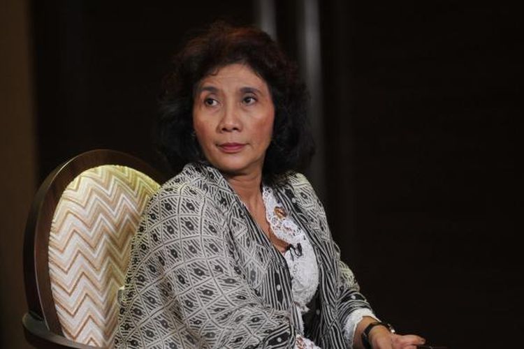 Menteri Kelautan dan Perikanan - Susi Pudjiastuti