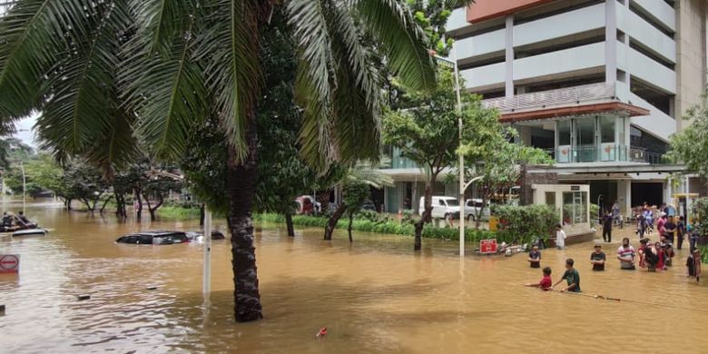 Banjir Jakarta Buat Kawasan Elite Kemang Berubah Bak Sungai Kumuh Halaman All Kompas Com
