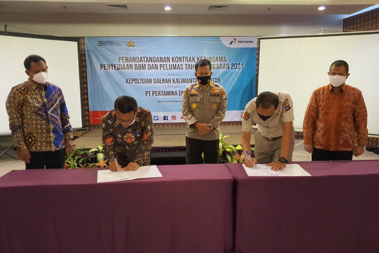  Penandatanganan kerja sama Pertamina MOR VI Kalimantan dan Polda Kalsel di Hotel Mercure, Banjarmasin, Senin (28/12/2020).