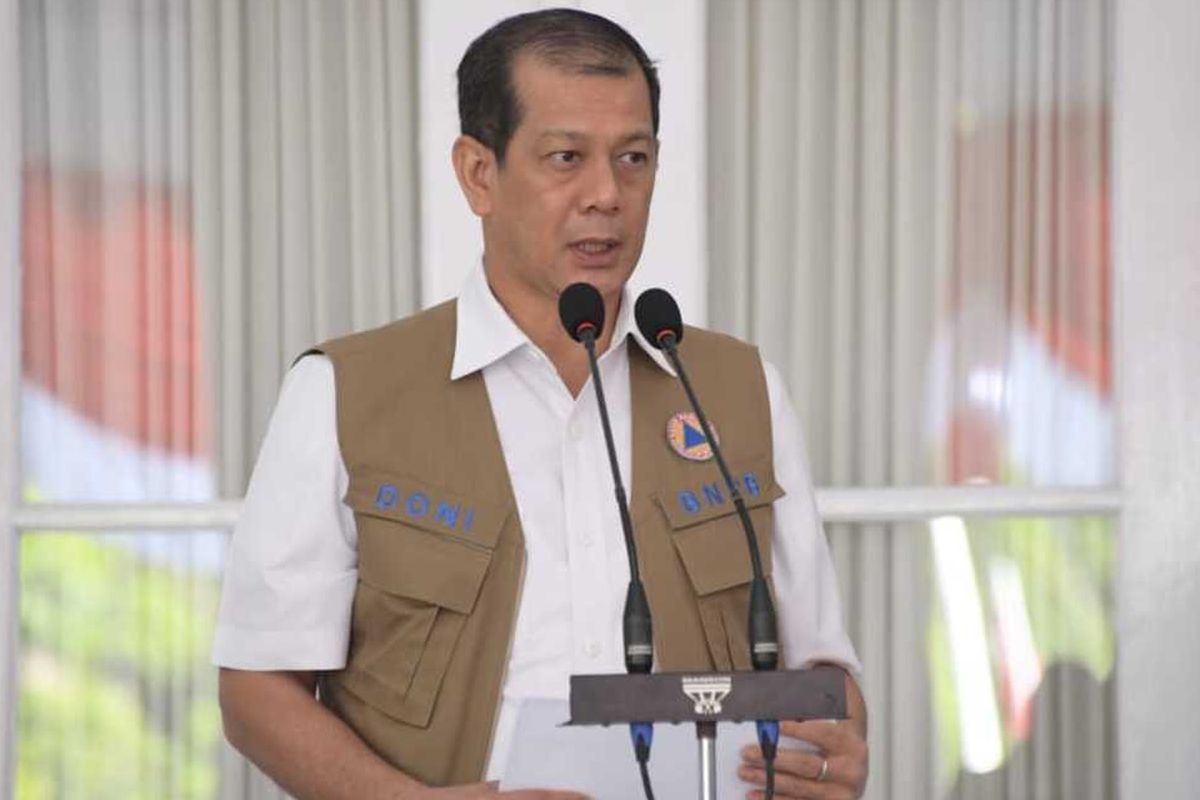 Indonesian Covid-19 Task Force chief Doni Monardo talks to the public in Bandung, West Java on 6/8/2020