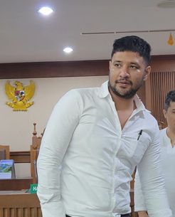 Ammar Zoni Susun Pleidoi 5 Jam Sambil Menangis, Ingat Titik Terendah Hidupnya