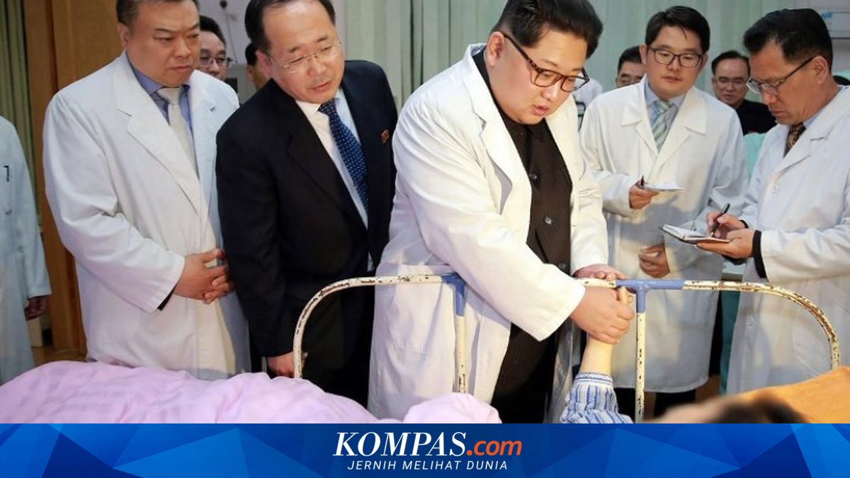 Kim Jong Un Jenguk Korban Kecelakaan Bus Wisata di Rumah Sakit