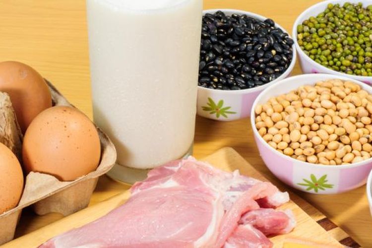 Ilustrasi beragam makanan sumber protein.