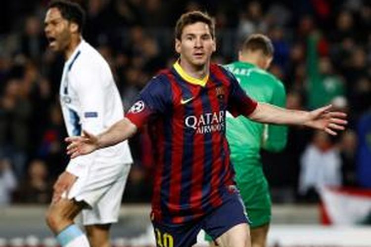 Selebrasil penyerang Barcelona, Lionel Messi, seusai membobol gawang Manchester City, pada leg kedua 16 besar Liga Champions, Rabu (12/3/2014). 