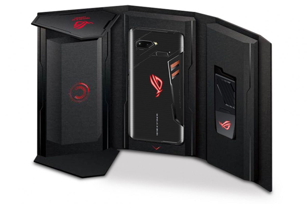 Kemasan penjualan Asus ROG Phone.