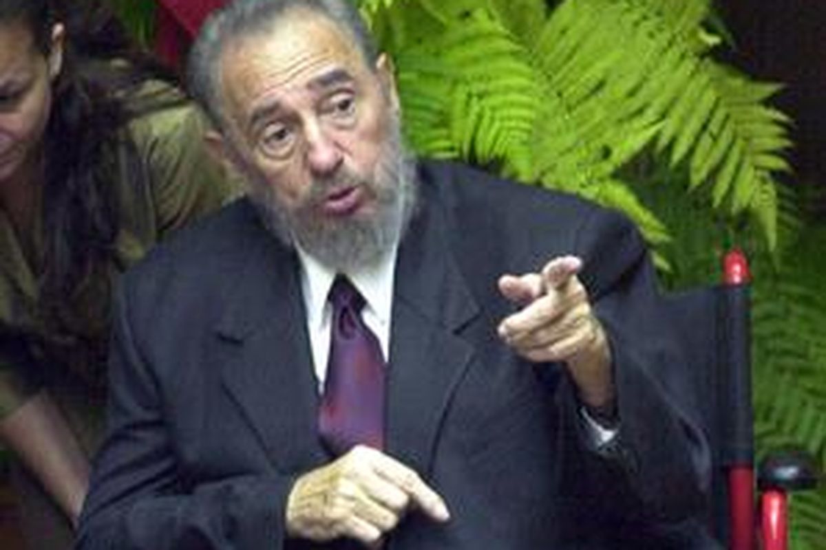 Fidel Castro dalam salah satu penampilannya di muka umum pada November 2004.