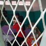 Kisah Napi Wanita Asuh dan Susui Bayinya di Dalam Penjara, Dibantu Napi Lansia Urus Buah Hati