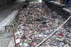 Penampakan Kali Pengairan Kabupaten Bekasi yang Dipenuhi Sampah 