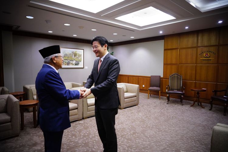 Wakil Presiden Ma'ruf Amin bertemu dengan Wakil Perdana Menteri Singapura Lawrence Wong di Parliament of Singapore, Singapura, Selasa (18/10/2022).