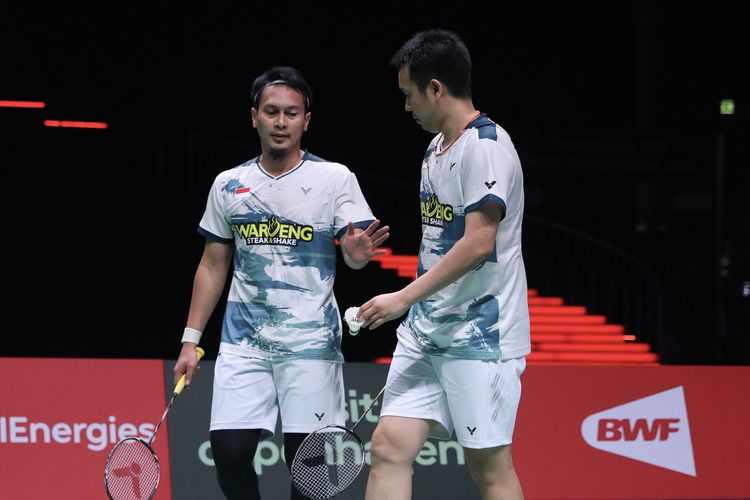 Mohammad Ahsan/Hendra Setiawan saat bertanding pada perempat final BWF World Championships 2023 melawan Kang Min-hyuk/Seo Seung-jae (Korea Selatan) di Royal Arena, Kopenhagen, Denmark, Jumat (25/8/2023). Terkini, Ahsan/Hendra berhasil lolos ke perempat final Hong Kong Open 2023.