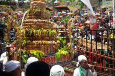 Sejarah Tradisi Yaqowiyu, Festival Penyebaran Kue Apem di Klaten