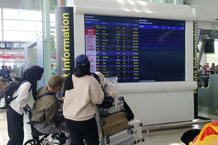 Total 55 Penerbangan Dibatalkan di Bandara Kualanamu Imbas Erupsi Gunung Sinabung