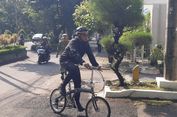 Awali Gerakan Jumat Bersepeda, Wali Kota Solo Respati ke Kantor Naik Sepeda Lipat