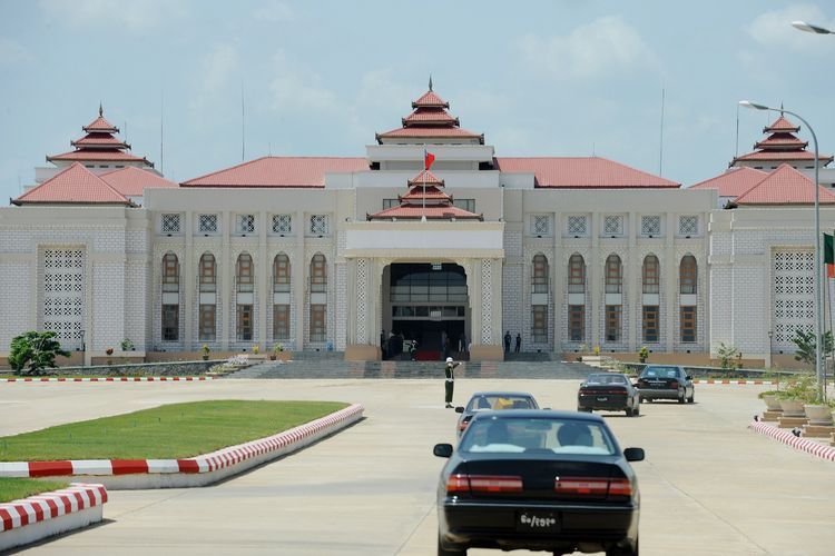 Myanmar pernah melakukan pemindahan ibu kota pada 2005 dari Yangon ke Naypyidaw. Apa saja negara yang pernah melakukan ibu kota pindah?