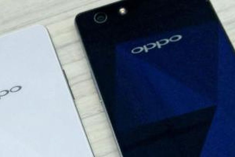 OPPO Mirror 5 didukung dengan kamera utama beresolusi 8 megapiksel dan 5 megapiksel bagi Anda yang menyukai selfie.