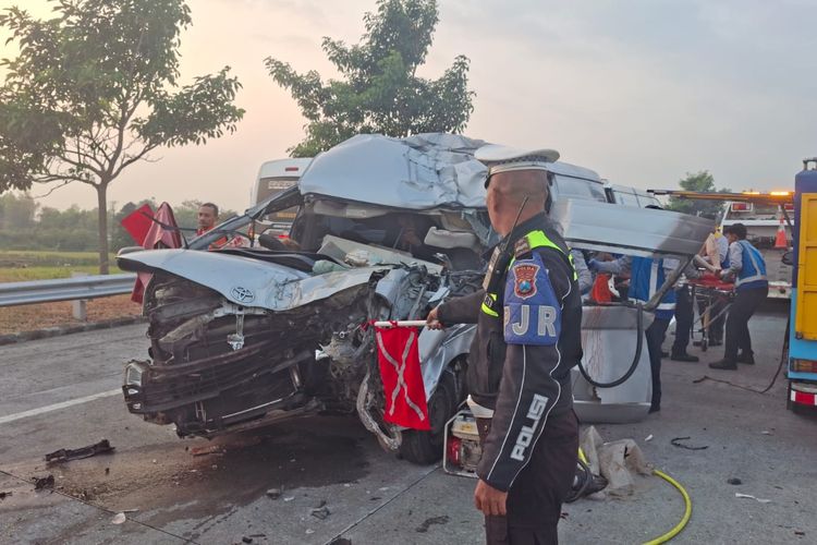 Polisi Ungkap Penyebab Kecelakaan Beruntun di Tol Pandaan-Malang dengan 7 Korban Luka