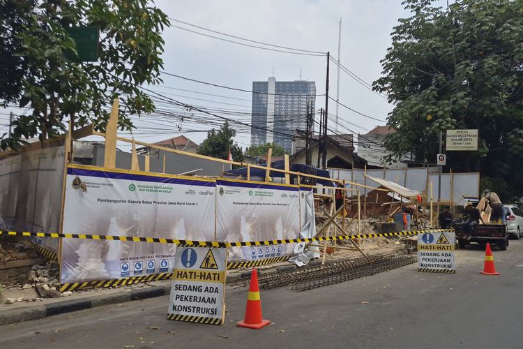 Melihat Proyek Gapura Baru di Perbatasan Depok-Jakarta, Anggarannya Rp 3 Miliar