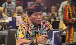 Gubernur Kaltara Terima Penghargaan Top Pembina BUMD 2023