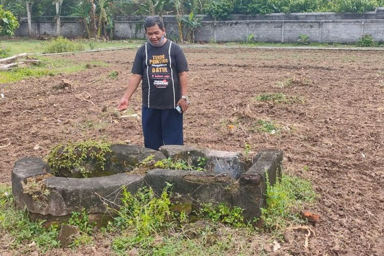 Sumur dan sisa bangunan bekas pabrik Soember Nilo Tambak di Kalurahan Triharjo, Kapanewon Wates, Kabupaten Kulon Progo, Daerah Istimewa Yogyakarta. Lokasi ini dilirik untuk agrowisata sejarah.