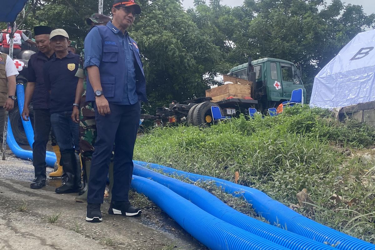 Kepala BNPB Tinjau Perumahan Sahara 3 Bekasi yang Diterjang Banjir