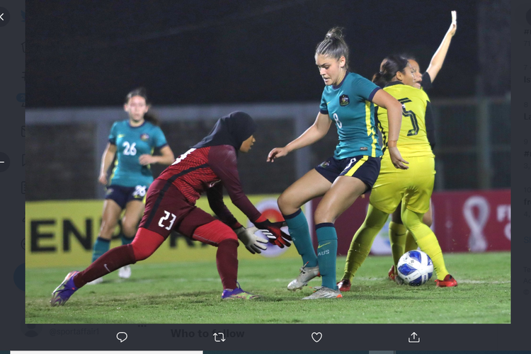 Tangkapan layar Twitter @AFFPresse yang memuat momen laga Malaysia vs Australia dalam lanjutan Grup B Piala AFF Wanita U18 2022 di Lapangan Atletik Jakabaring, Palembang, Rabu (27/7/2022) malam WIB.