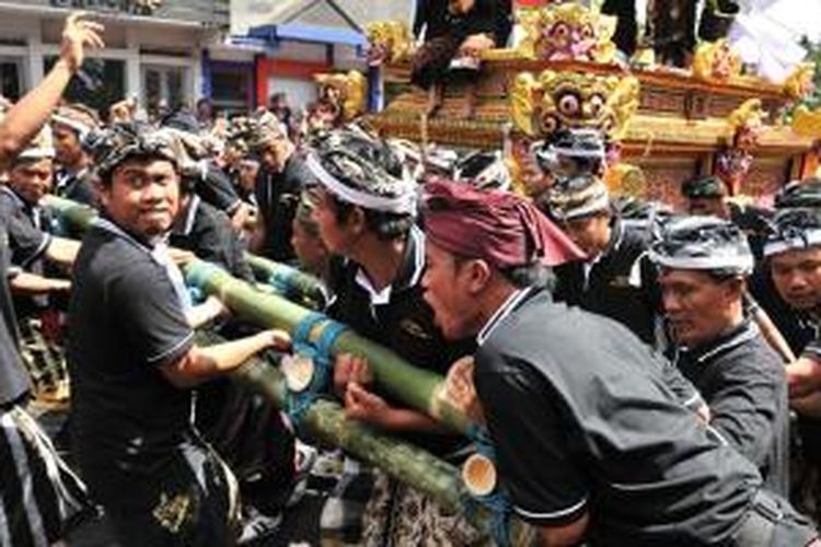 Ilustrasi: Royal Ngaben Cremation di Ubud, Gianyar, Bali, Agustus 2011.