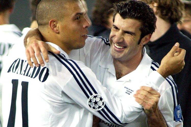 Luis Figo dan Ronaldo, dua pemain yang pernah menyeberang jembatan Real Madrid dan Barcelona.