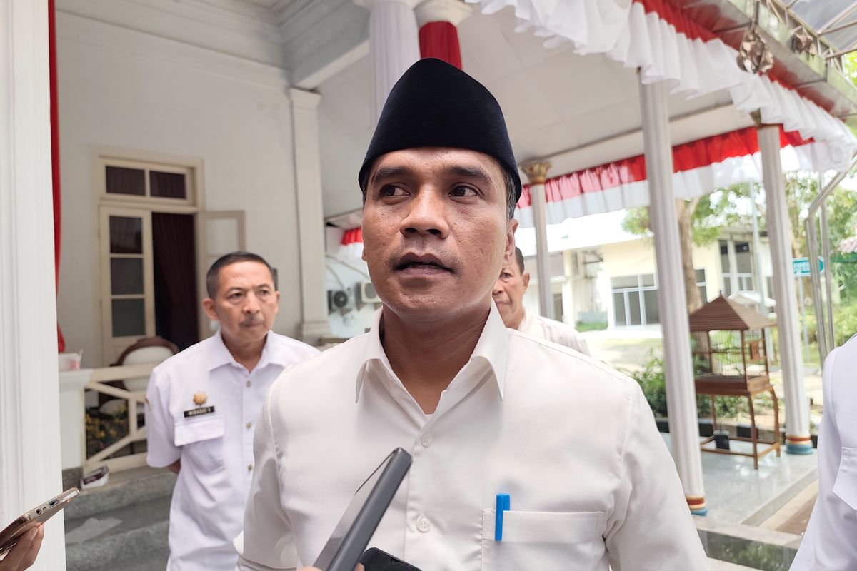Bupati Bangkalan, Lukman Hakim 