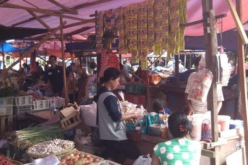 PKL Ditertibkan, Pengangkutan Sampah di Pasar Minggu Lancar