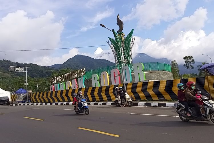Rest Area Gunung Mas di kawasan wisata Puncak Bogor, Jawa Barat.