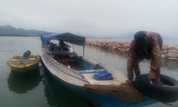 Mereka Menyebutnya “Ojek Laut”...