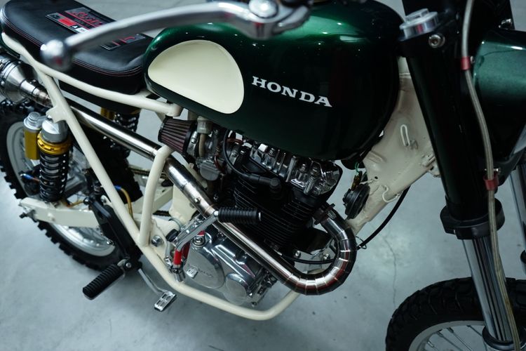 Honda Tiger dengan konsep scrambler tracker garapan Bogel Garage