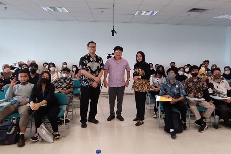 FIS UNJ kembali menggelar The Eurasia International Course bekerja sama dengan The Eurasia Foundation (from Asia) untuk program International Guest Lecturer Series (5/12/2022).