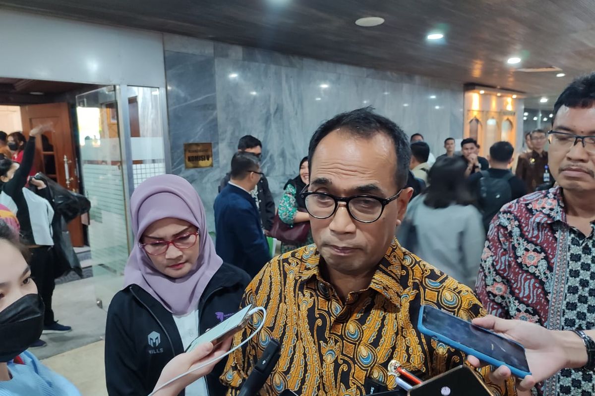 Menteri Perhubungan Budi Karya Sumadi saat ditemui di Gedung DPR RI, Jakarta, Selasa (7/11/2023).