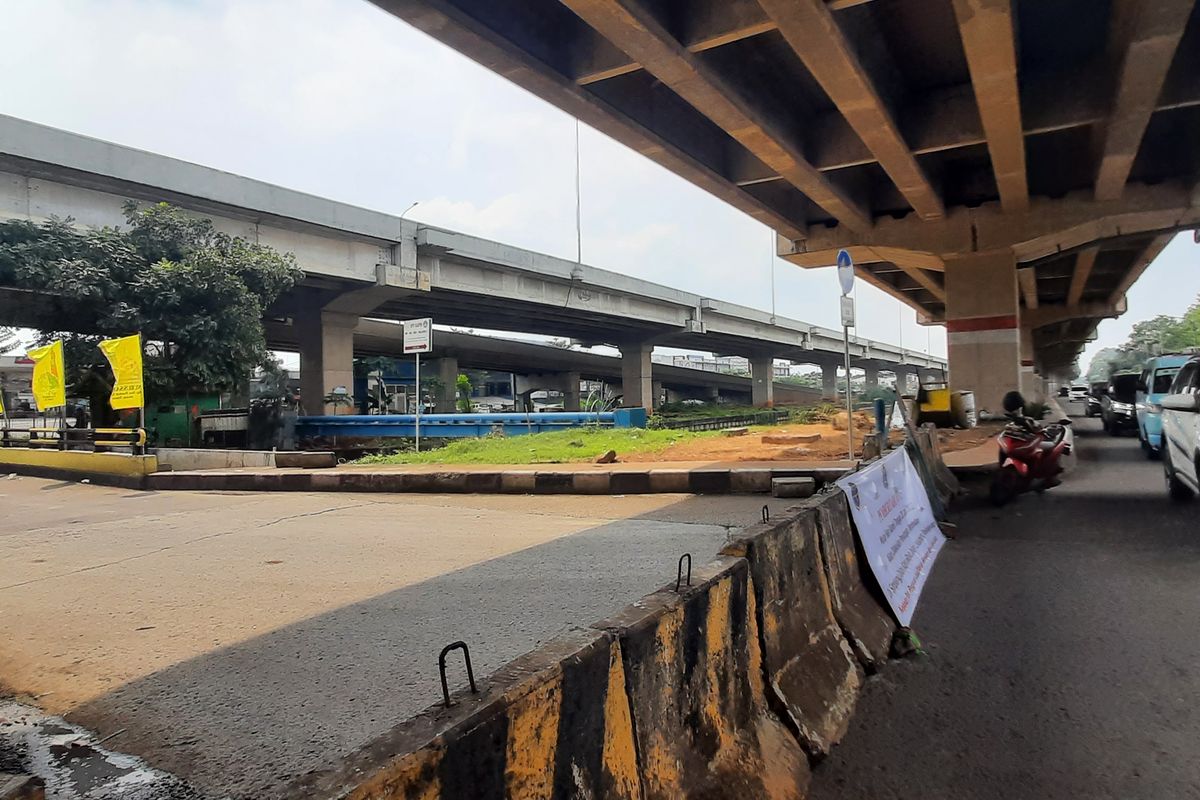 Jembatan Kapin yang berada di simpang Jalan Kapin Raya dan Jalan Laksamana Malahayati, Pondok Kelapa, Duren Sawit, Jakarta Timur, ditutup mulai Kamis (28/7/2022).