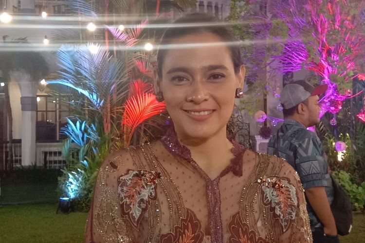 Sha Ine Febriyanti berpose dalam wawancara di Hotel Majapahit, Surabaya, Jawa Timur, Jumat malam (9/8/2019).