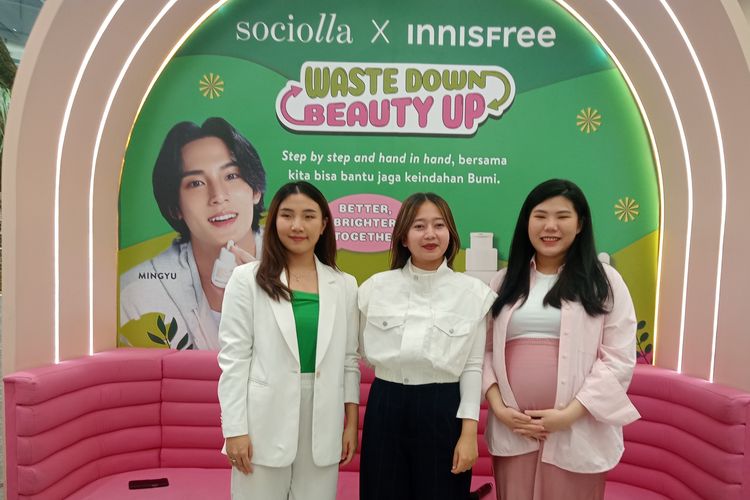 Sociolla menggandeng Innisfree untuk ikut menjadi mitra brand Waste Down Beauty Up selama 3 bulan ke depan dalam mengedukasi lebih banyak beauty enthusiast Indonesia mengurangi sampah plastik.