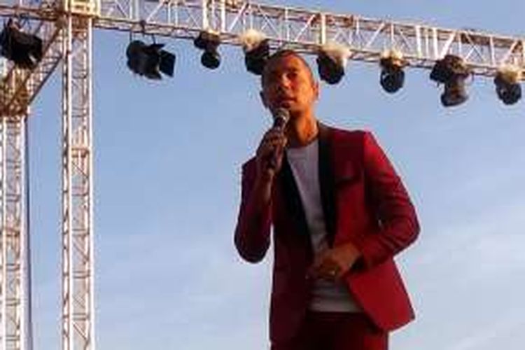 Marcell Siahaan tampil di Prambanan Jazz 2016 di kompleks Candi Prambanan, Yogyakarta, Sabtu (20/8/2016).