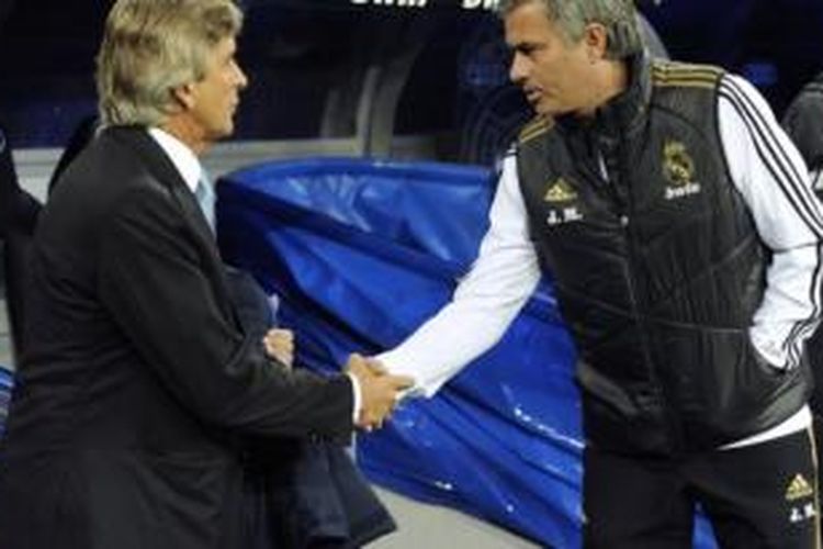 Saat masih membesut Real Madrid, Jose Mourinho, pernah terlibat rivalitas dengan Manuel Pellegrini. Kedua pelatih akan kembali beradu taktik saat Chelsea melawan Manchester City. 